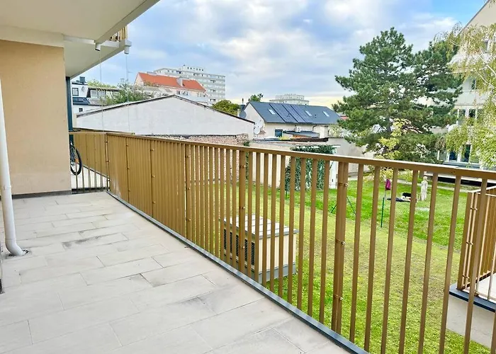 Moderne Wohnung Mit Balkon - Naehe Shopping City Sued