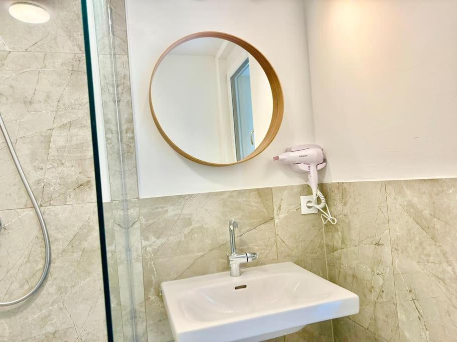 Apartment Moderne Mit Balkon - Naehe Shopping Sued Wiener Neudorf