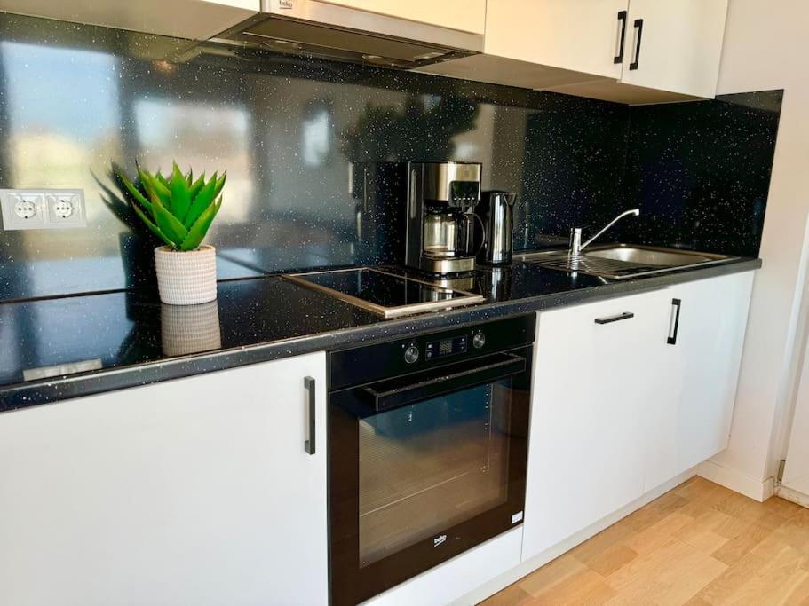 Apartment Moderne Mit Balkon - Naehe Shopping Sued